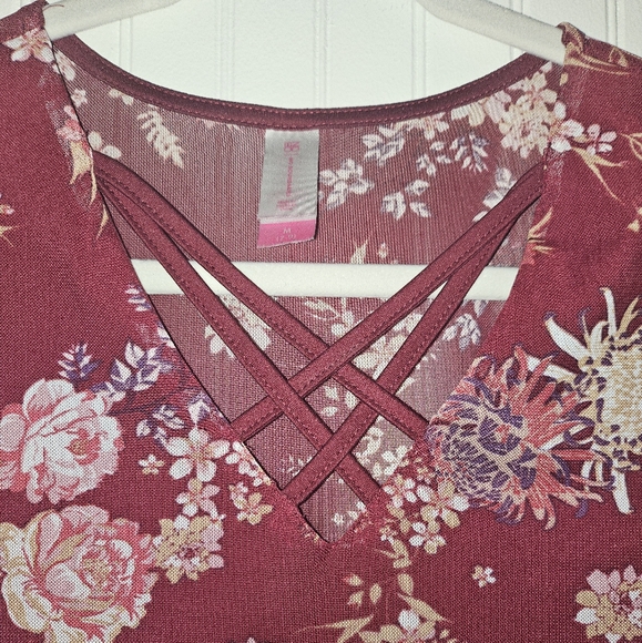 Flowered top - Picture 3 of 3